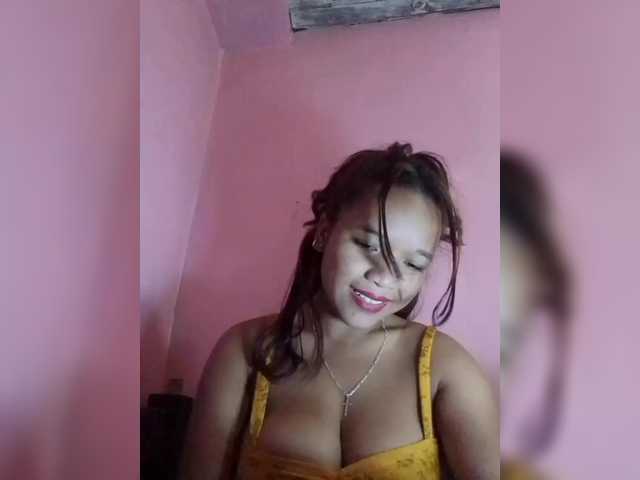 Vaninah live cam on BongaCams