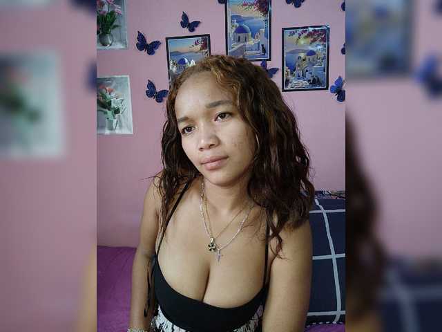 Vaninah live cam on BongaCams