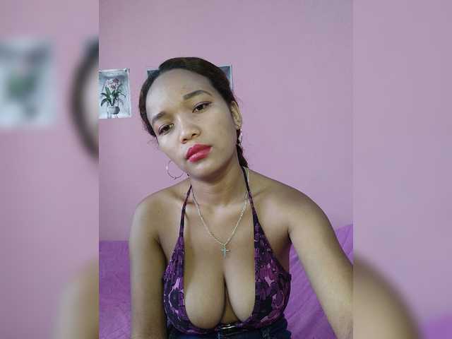 Valentina22 live webcam show