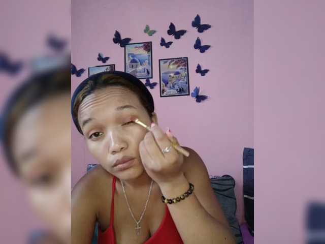 Vaninah live cam on BongaCams