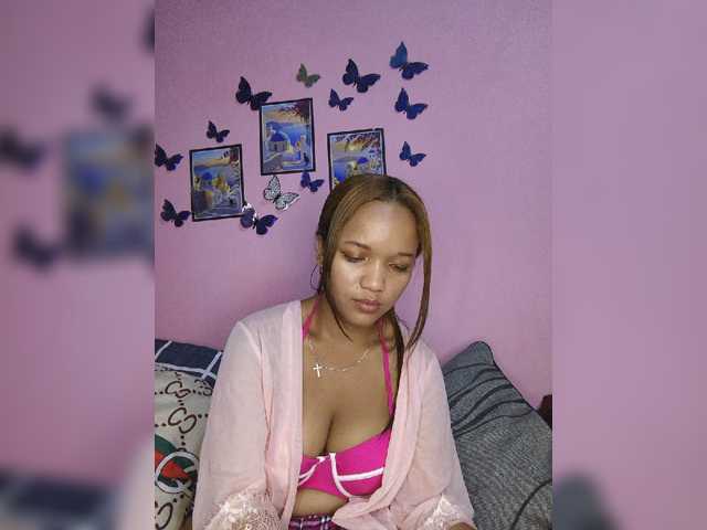Vaninah live cam on BongaCams