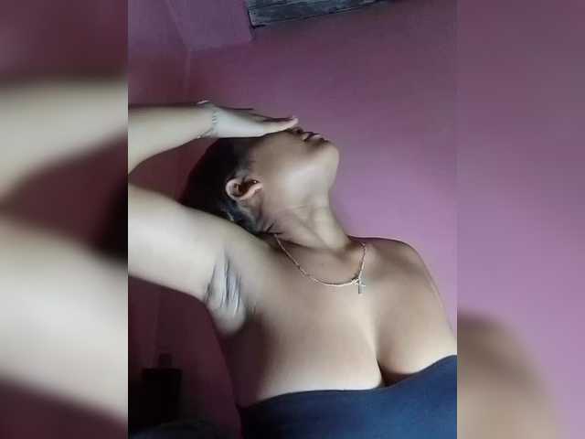 Vaninah live cam on BongaCams