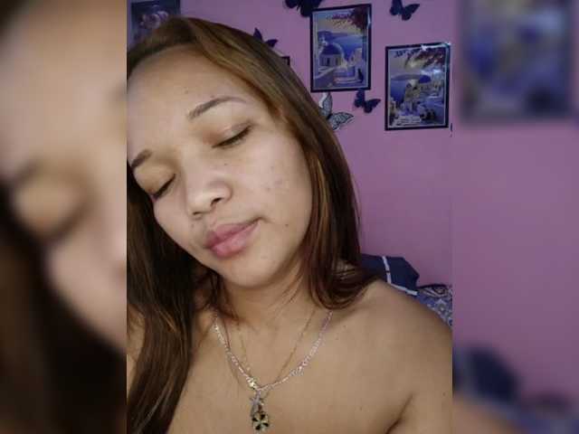Vaninah live cam on BongaCams