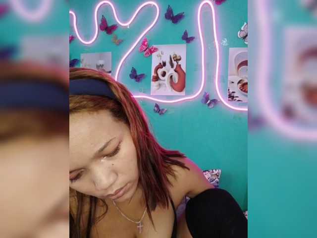 Vaninah live cam on BongaCams