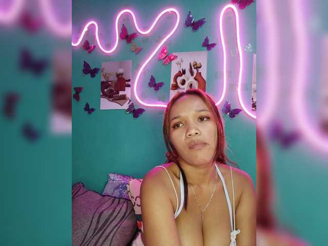 Vaninah live cam on BongaCams