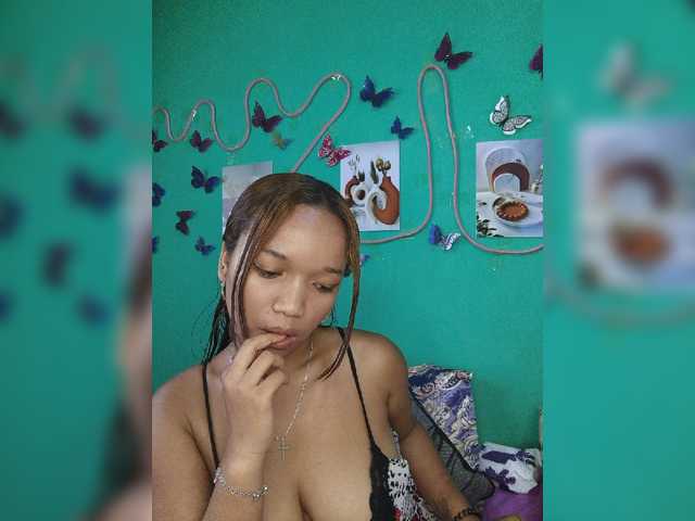 Vaninah live cam on BongaCams
