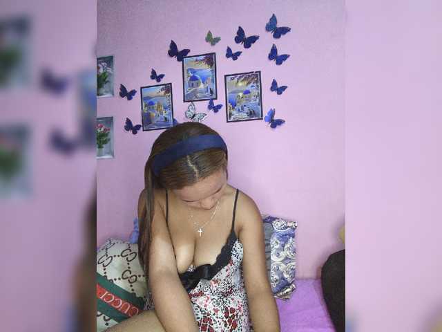 Vaninah live cam on BongaCams