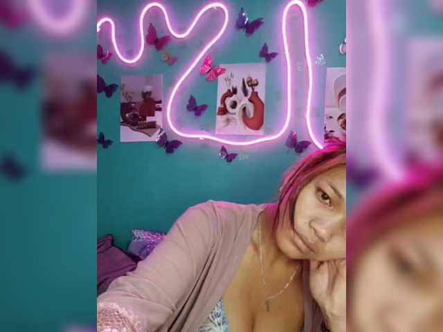 Vaninah live cam on BongaCams