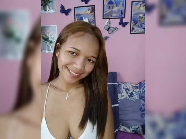 Vaninah live cam on BongaCams