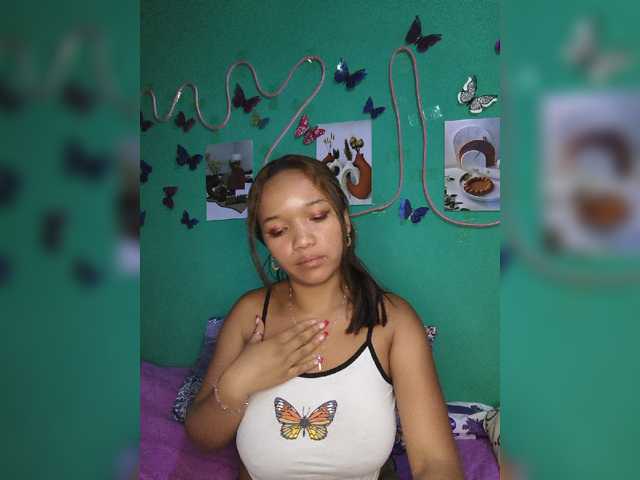 Vaninah live cam on BongaCams