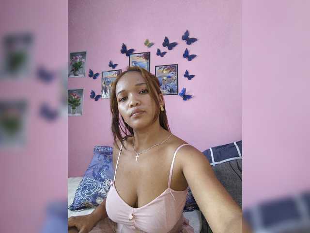 Vaninah live cam on BongaCams