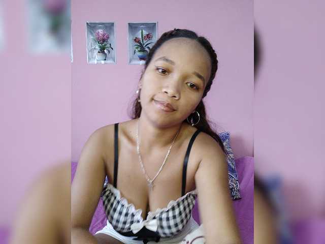 Vaninah live cam on BongaCams