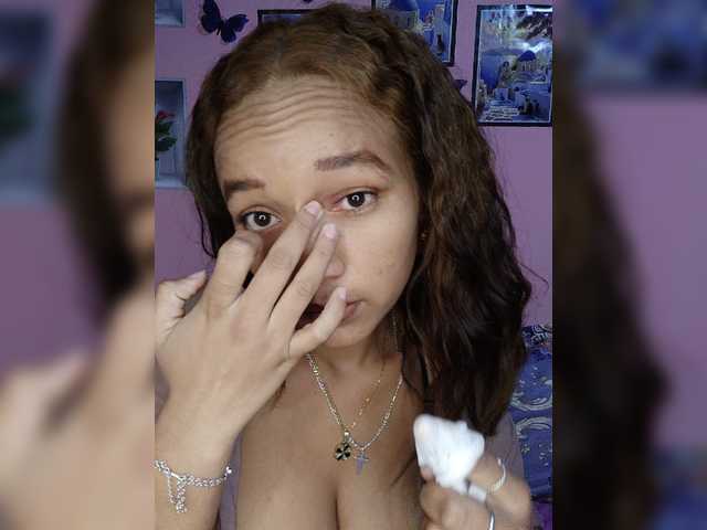 Vaninah live cam on BongaCams
