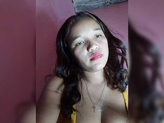Vaninah live cam on BongaCams