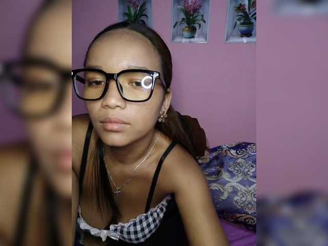 Vaninah live cam on BongaCams