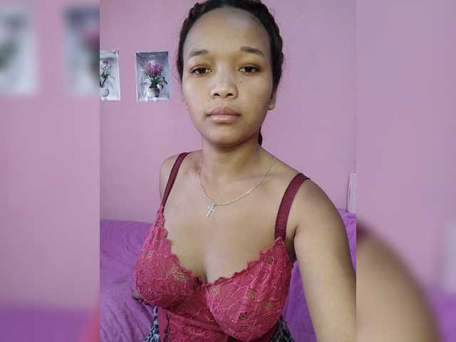 Vaninah live cam on BongaCams