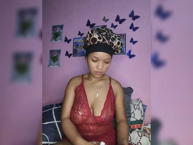 Vaninah live cam on BongaCams