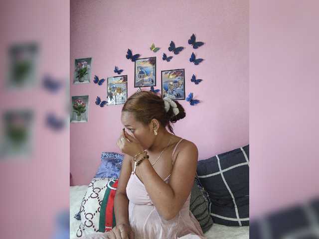 Vaninah live cam on BongaCams