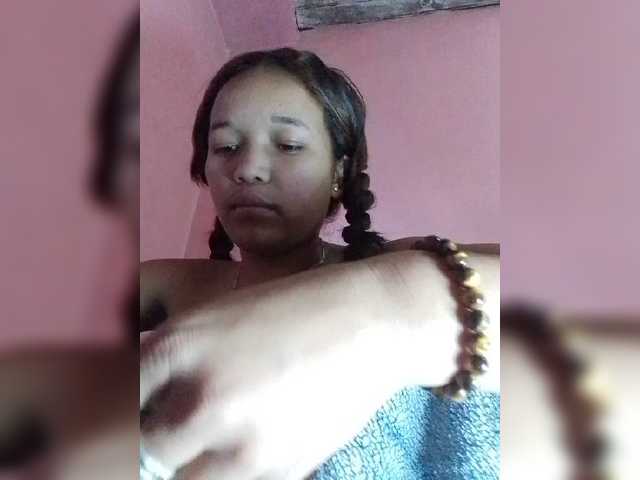 Vaninah live cam on BongaCams