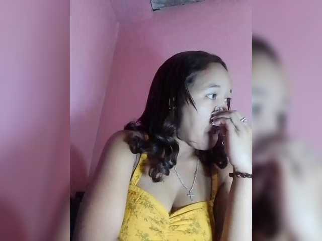 Vaninah live cam on BongaCams