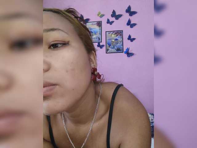 Vaninah live cam on BongaCams