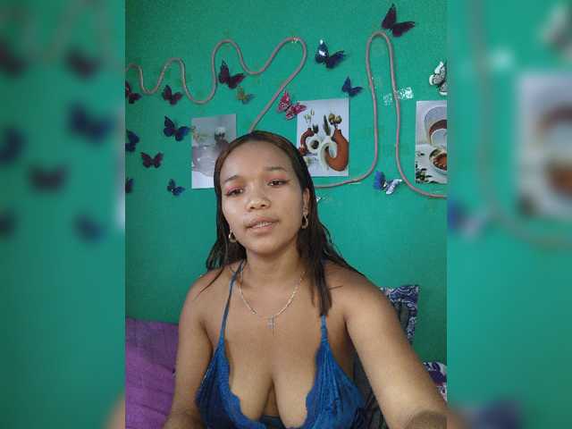Vaninah live cam on BongaCams