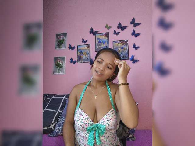 Vaninah live cam on BongaCams