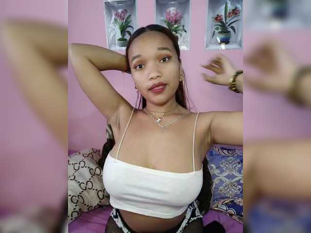 Vaninah live cam on BongaCams