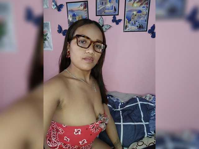 Vaninah live cam on BongaCams