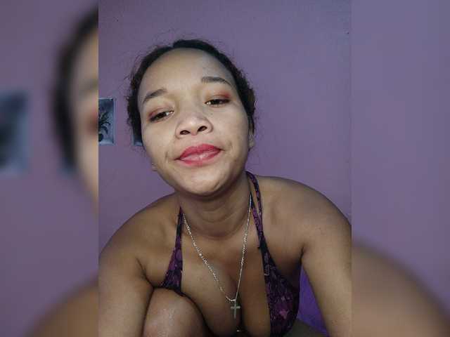 Vaninah live cam on BongaCams