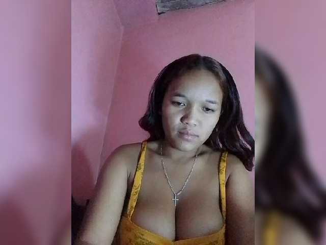 Vaninah live cam on BongaCams