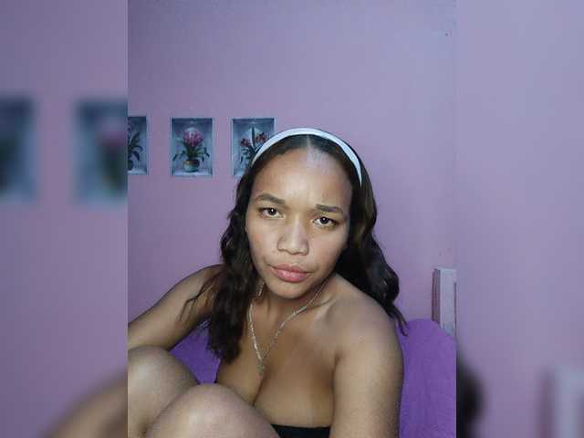 Vaninah live cam on BongaCams