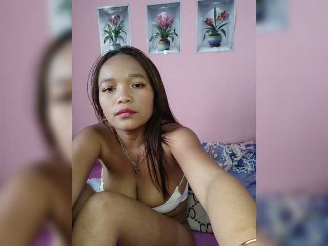 Vaninah live cam on BongaCams