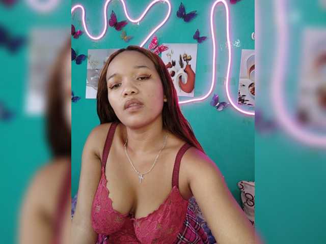 Vaninah live cam on BongaCams