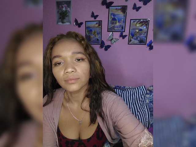 Vaninah live cam on BongaCams