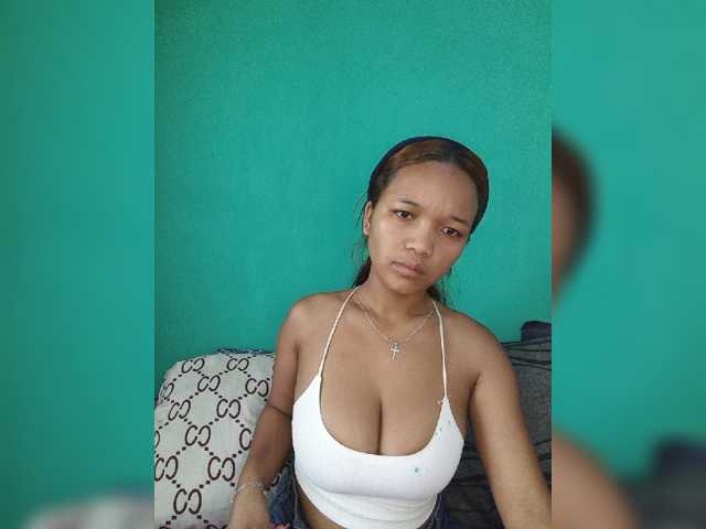 Vaninah live cam on BongaCams