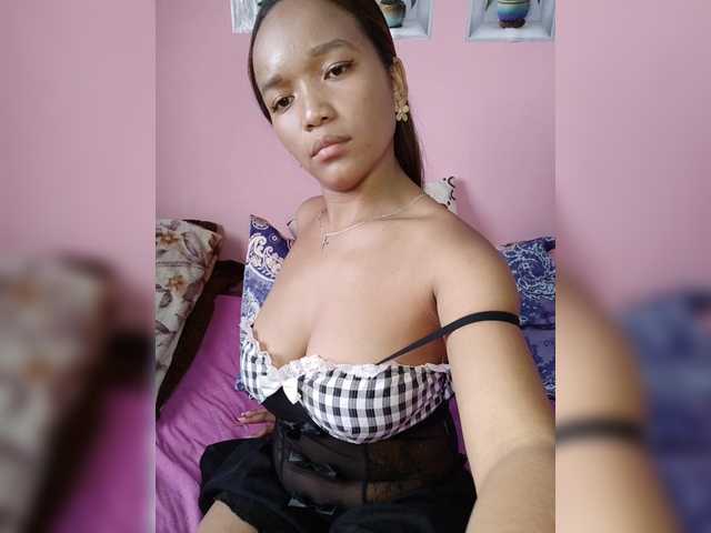 Vaninah live cam on BongaCams