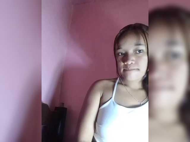 Vaninah live cam on BongaCams