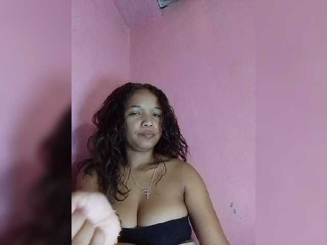 Vaninah live cam on BongaCams