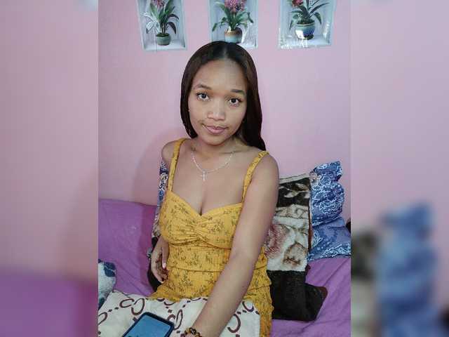 Vaninah live cam on BongaCams