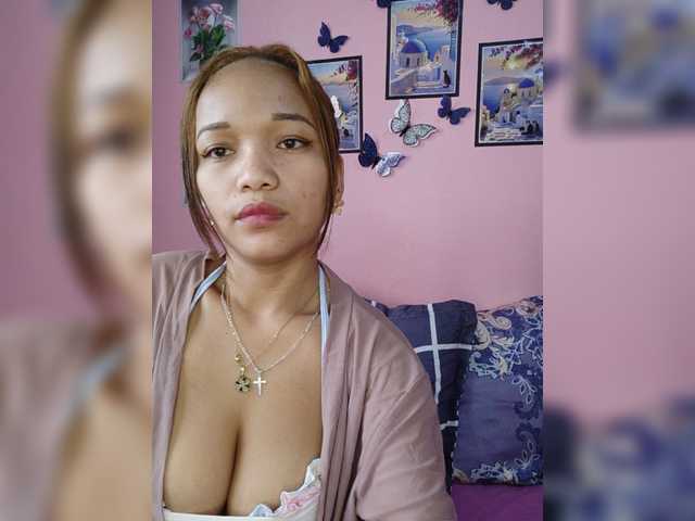 Vaninah live cam on BongaCams