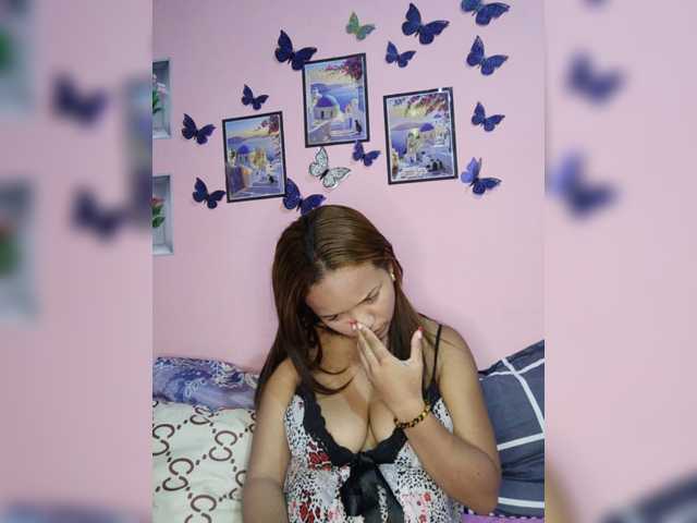 Vaninah live cam on BongaCams
