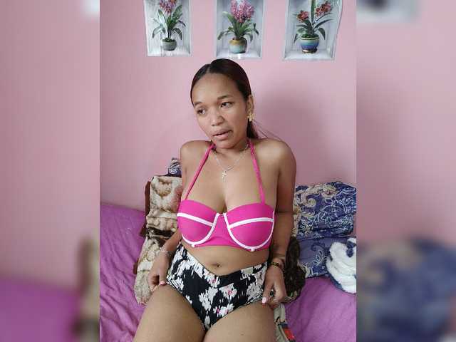Vaninah live cam on BongaCams