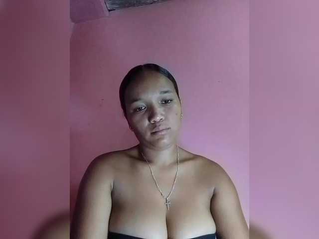 Vaninah's BongaCams show and profile