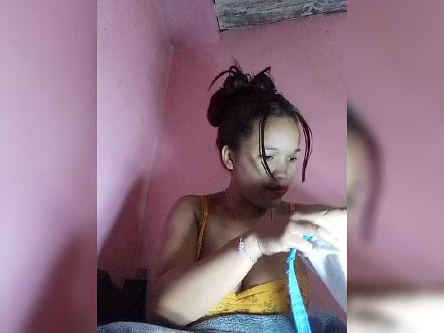 Vaninah live cam on BongaCams
