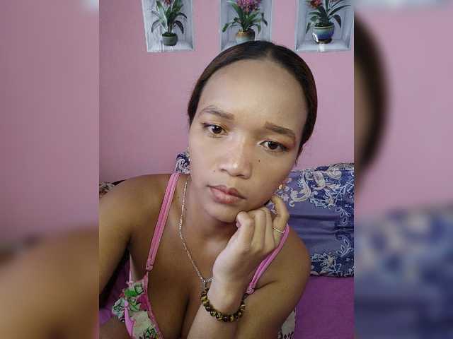 Vaninah live cam on BongaCams