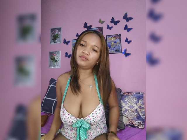 Vaninah live cam on BongaCams