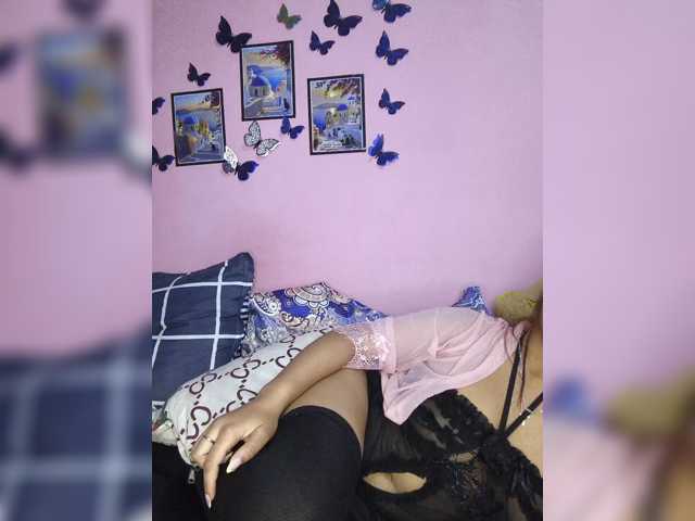 Vaninah live cam on BongaCams