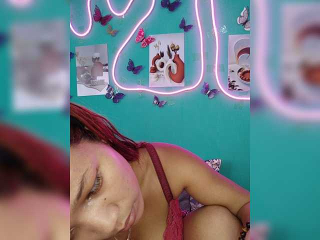 Vaninah live cam on BongaCams