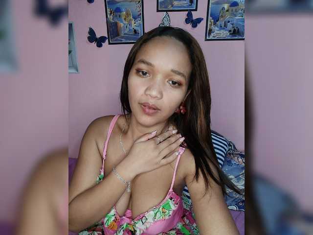 Vaninah live cam on BongaCams